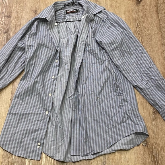 Office Siren Grey Button Up Top, great condition. - Picture 7 of 9